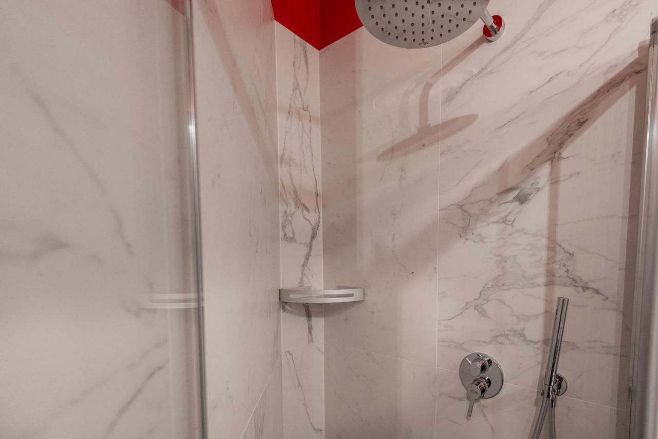 L'8Boutique Via Piella Apartment Bologna Bagian luar foto