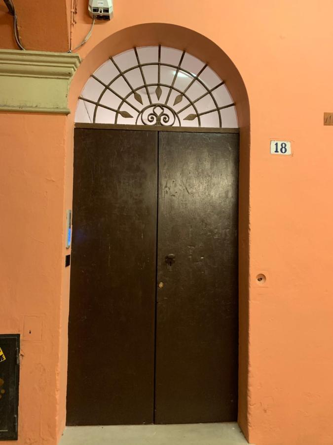 L'8Boutique Via Piella Apartment Bologna Bagian luar foto