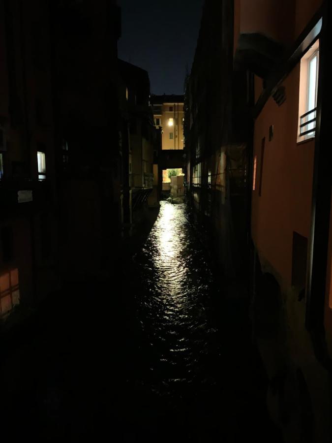 L'8Boutique Via Piella Apartment Bologna Bagian luar foto